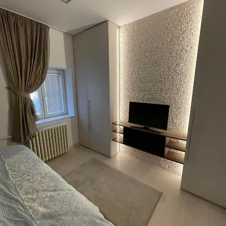New, Modern In * Belgrad